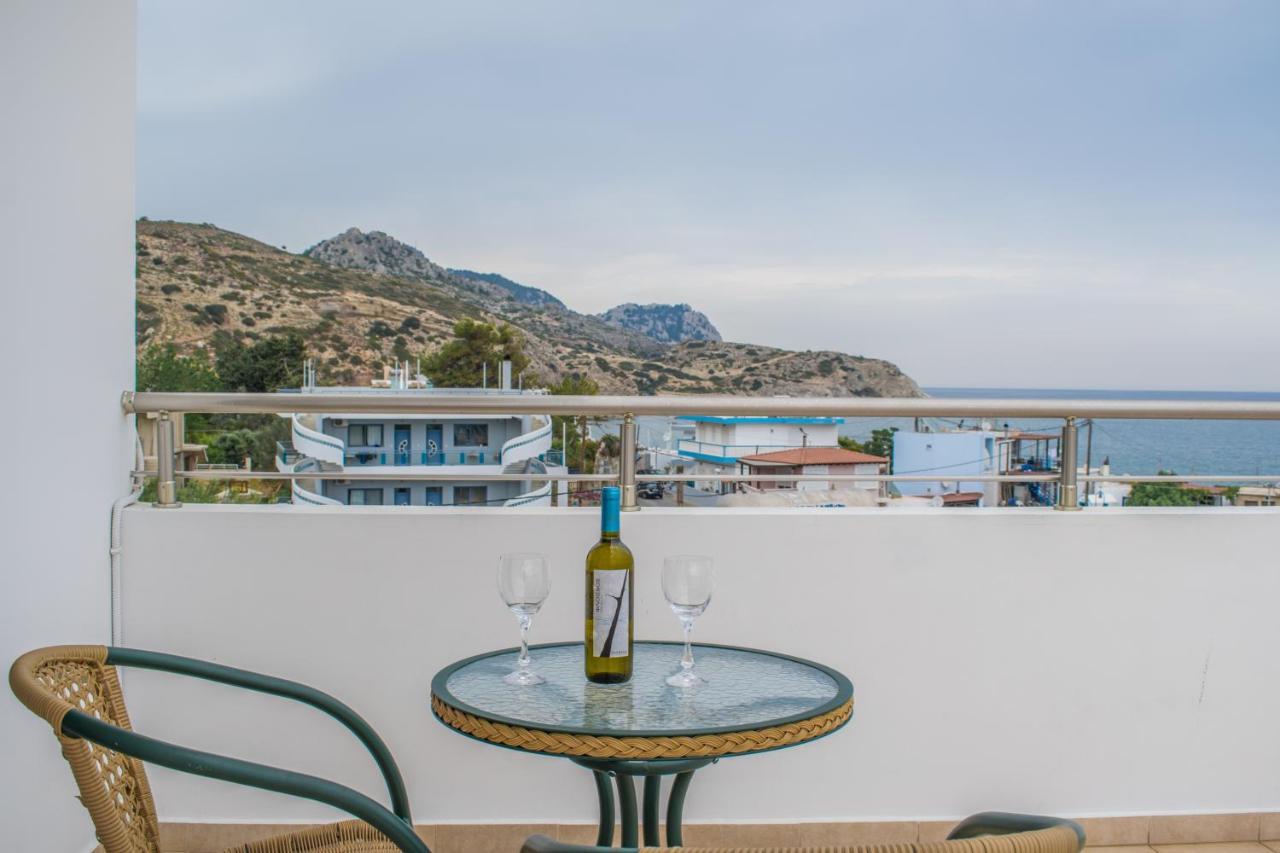 Red Hibiscus Stegna Guest House Archangelos  Bagian luar foto